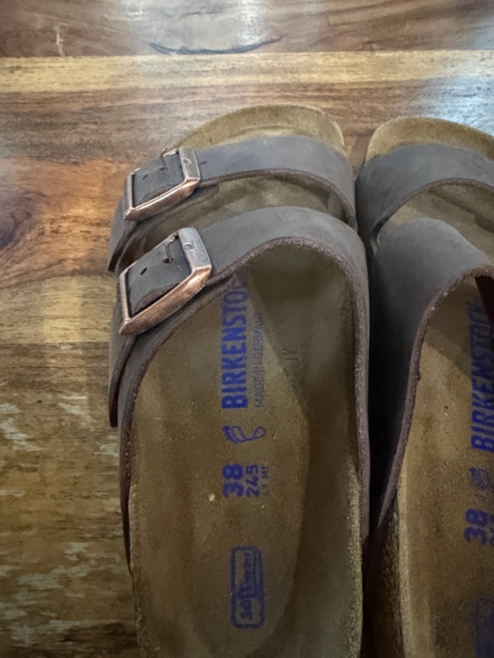 Women’s Birkenstock Arizona Leather Softbed Sandals. Sz 38. - Picture 2 of 8